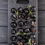 Вяленые сливы в масле с чесноком